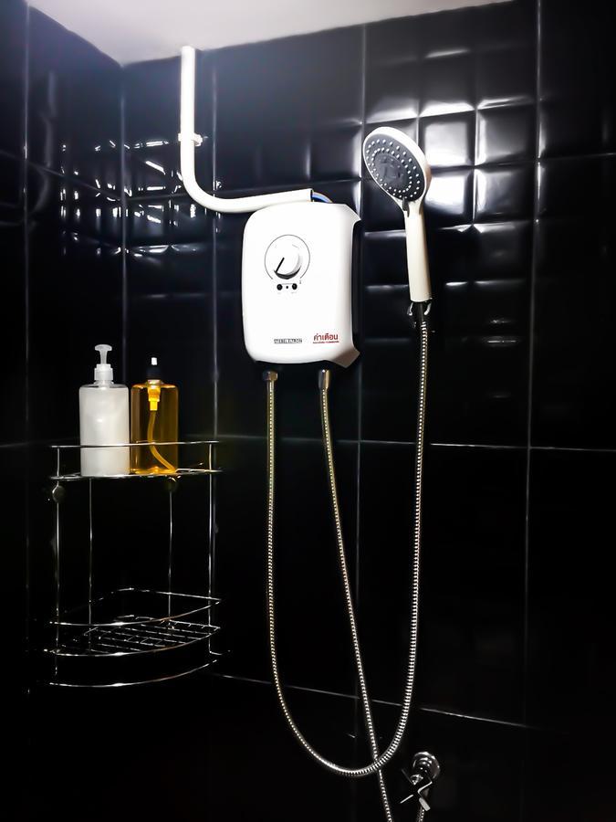 Artistel (Adults Only) Hostel Chiang Mai Luaran gambar